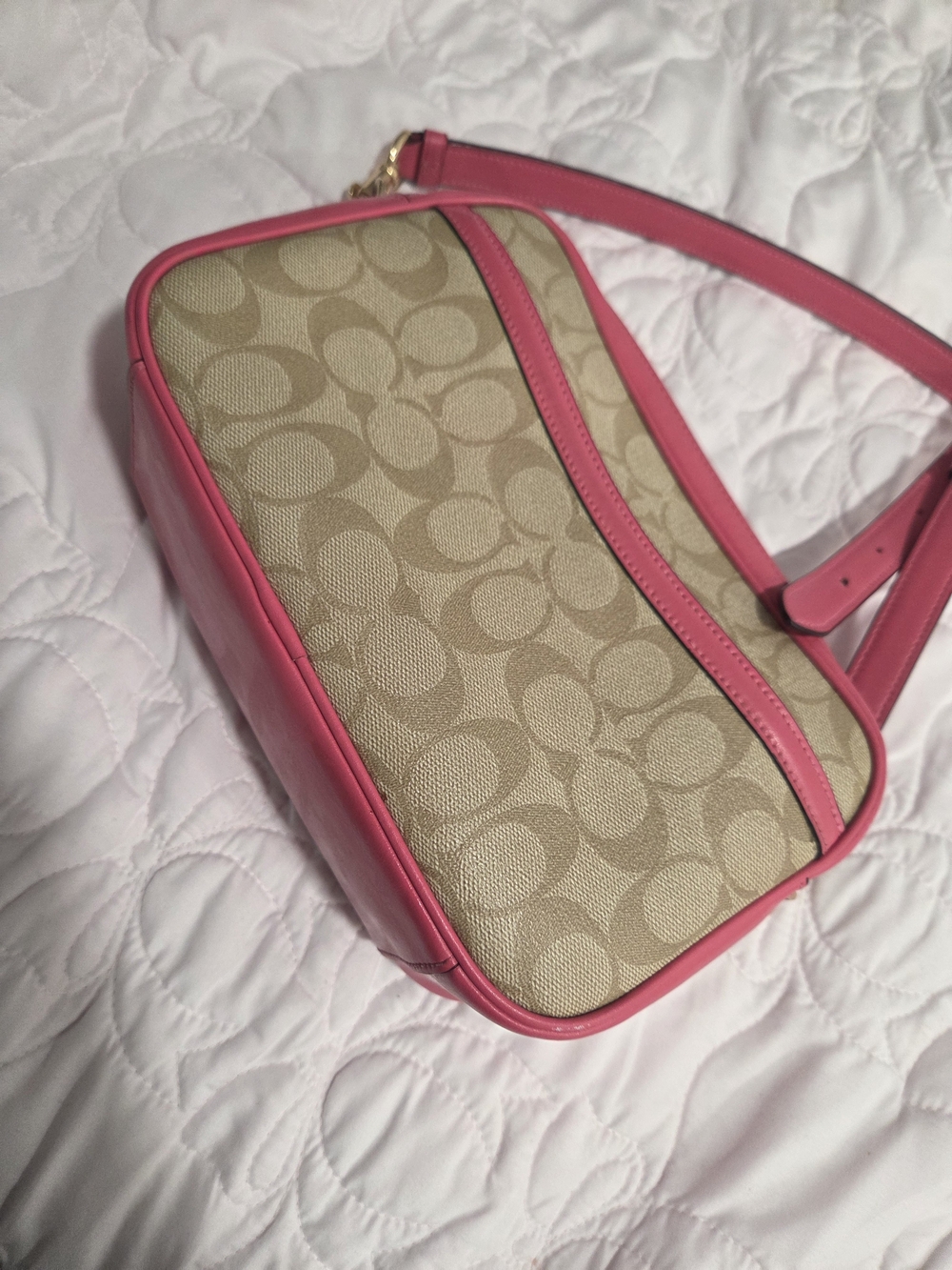 Coach Signature Canvas Crossbody Bag in Pink - Picture 7 of 12